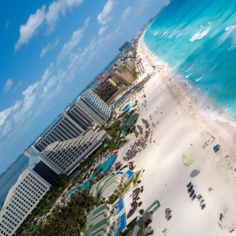 Vista aérea de la Zona Hotelera de Cancún